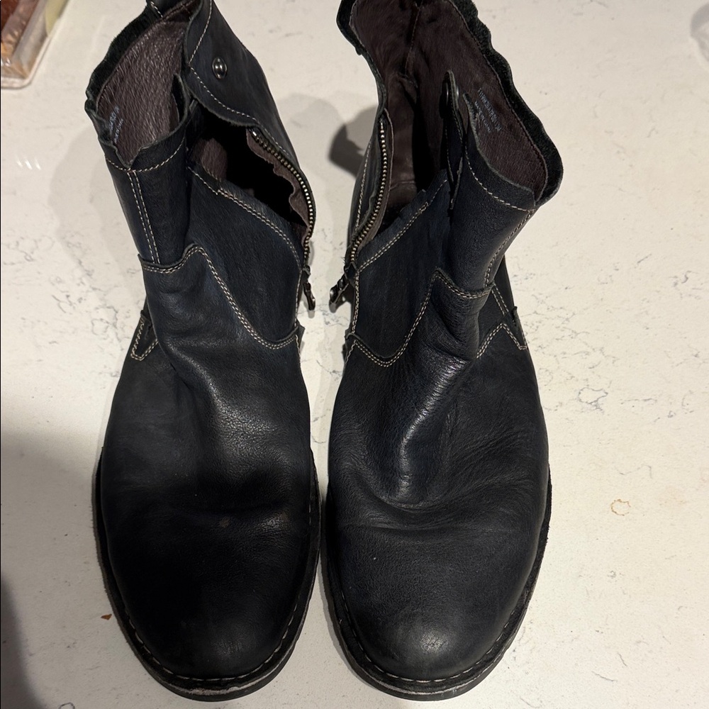 John Varvatos Black Leather Zipper Boots